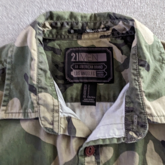 21 Men vest shirt camo print women's size small - Picture 3 of 6